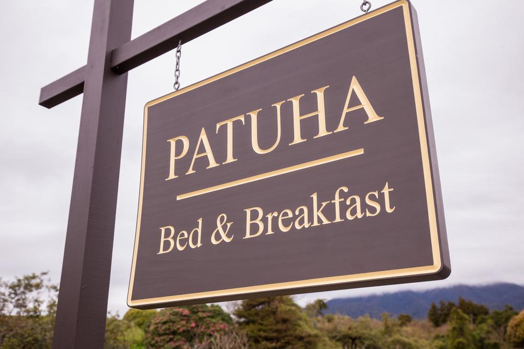 Patuha Rainforest Retreat Okato Exteriör bild